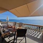 Daire Family Iris 20m From The Beach, In *