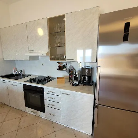 Apartament Family Iris 20m From The Beach, In *