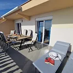 Apartment Family Iris 20m From The Beach, In Mandre