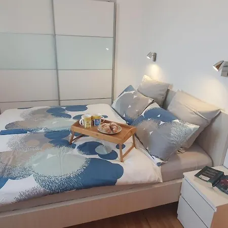 Family Iris 20m From The Beach, In Апартаменты