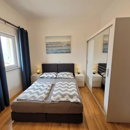 Apartment Family Iris 20m From The Beach, In