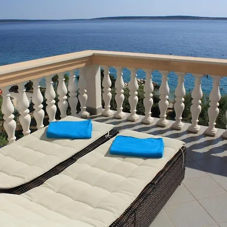 Apartment Family Iris 20m From The Beach, In Mandre