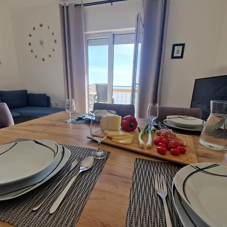 Family Iris 20m From The Beach, In Apartment Mandre