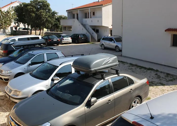 Family Iris 20m From The Beach, In Mandre