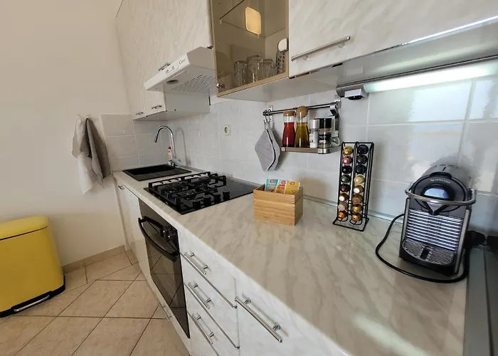 Family Iris 20m From The Beach, In *