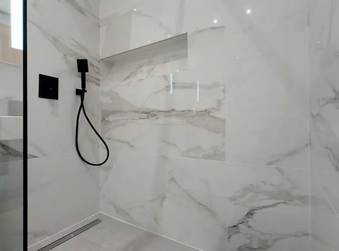 Family Iris 20m From The Beach, In * Mandre