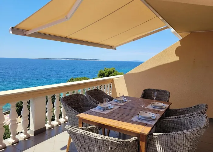 Family Iris 20m From The Beach, In Mandre