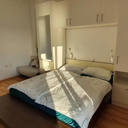 Apartmán Family Iris 20m From The Beach, In *
