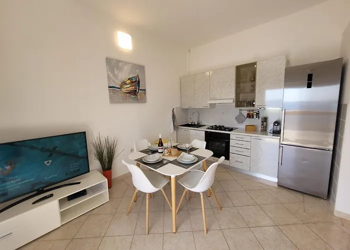 شقة Family Iris 20m From The Beach, In ماندري