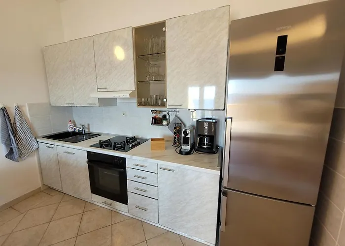 شقة Family Iris 20m From The Beach, In *
